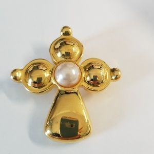 Cross pendant/pin